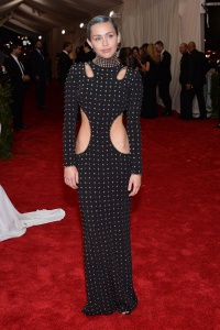 Miley Cyrus в платье Alexander Wang