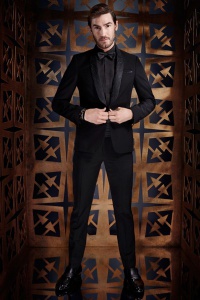 черный костюм Roberto Cavalli