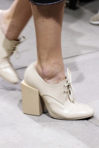 туфли на широком каблуке Balenciaga