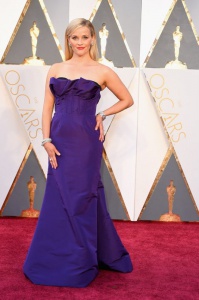 Reese Witherspoon в платье Oscar de la Renta